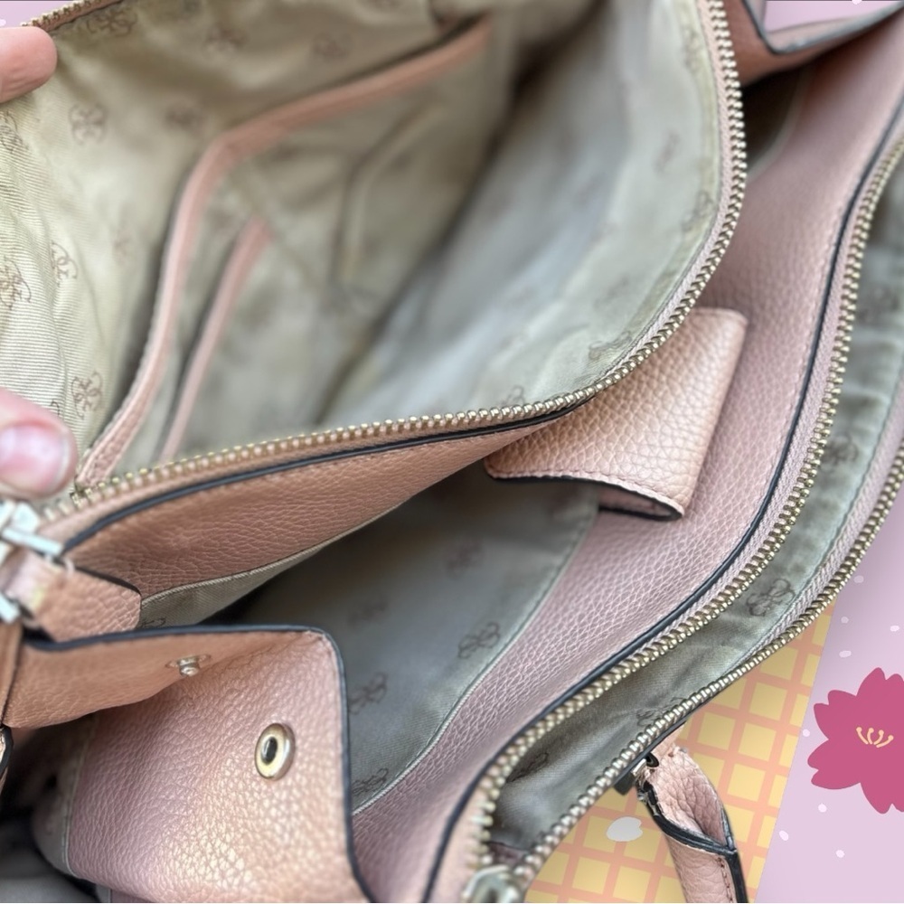 Elegant Light Pink Guess Leather Handbag - Picture 3 of 4